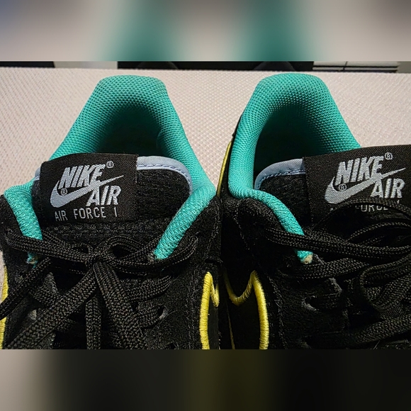Nike Black and Teal Sneakers - Picture 5 of 7